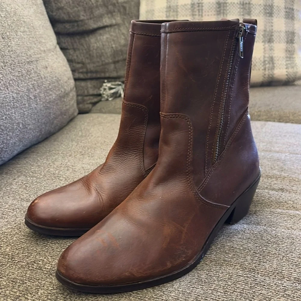 MIA brown leather